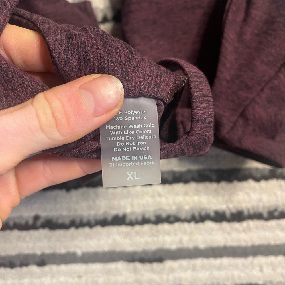 Bombshell Sportswear Ace sports bra in port size XL - Picture 3 of 3